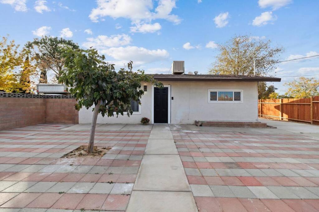 Modern City Ranch 3 Bdrm Family Home Access By Dirt Road Palmdale Exterior foto