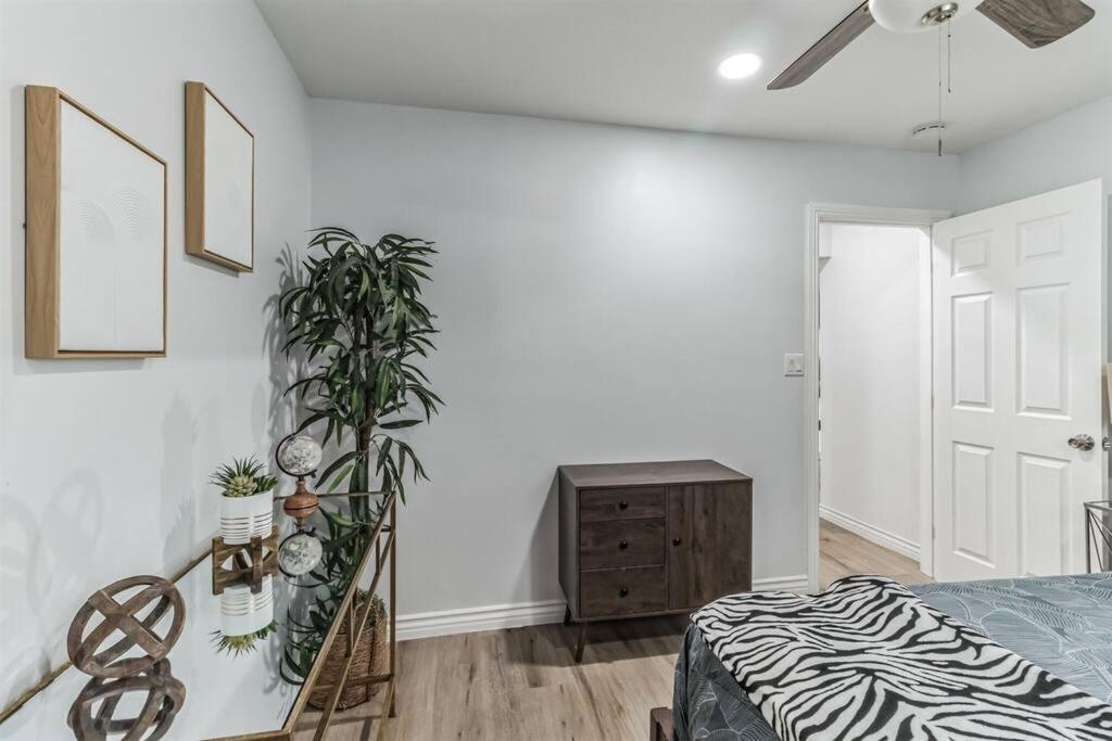 Modern City Ranch 3 Bdrm Family Home Access By Dirt Road Palmdale Exterior foto
