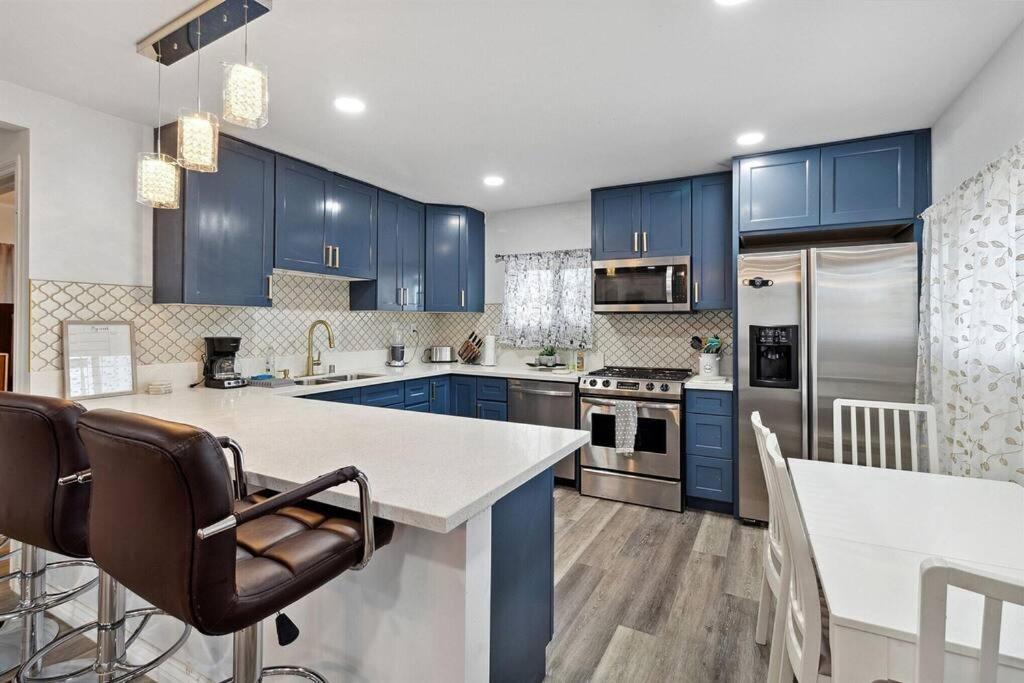 Modern City Ranch 3 Bdrm Family Home Access By Dirt Road Palmdale Exterior foto